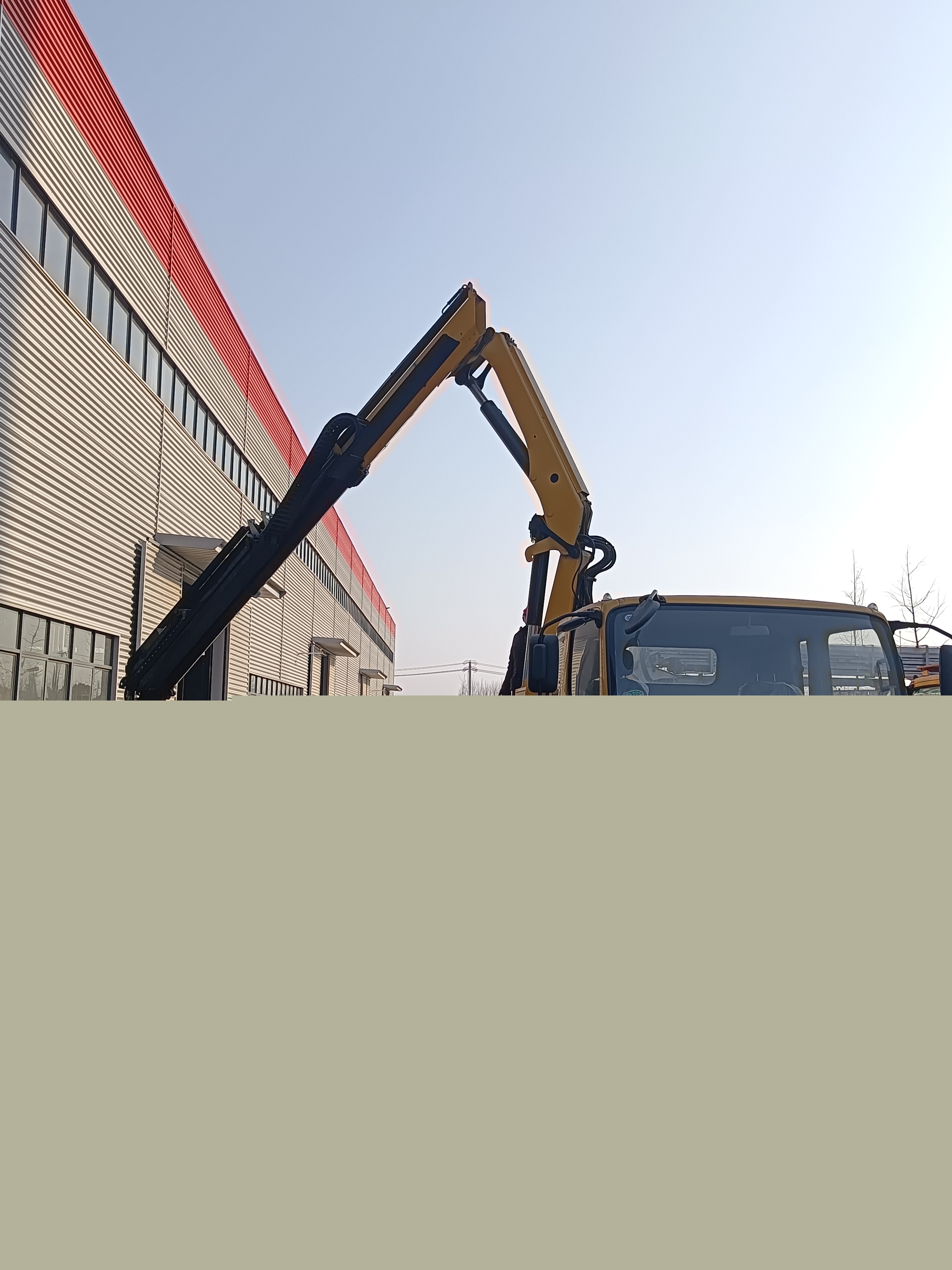 22米橋梁檢測車（折疊臂）